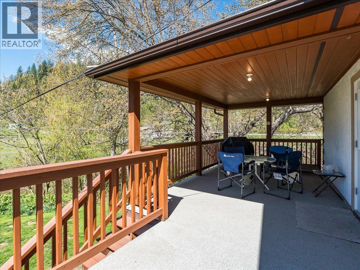 1448 Pass Creek Road, Castlegar, British Columbia  V1N 4S2 - Photo 9 - 10385233