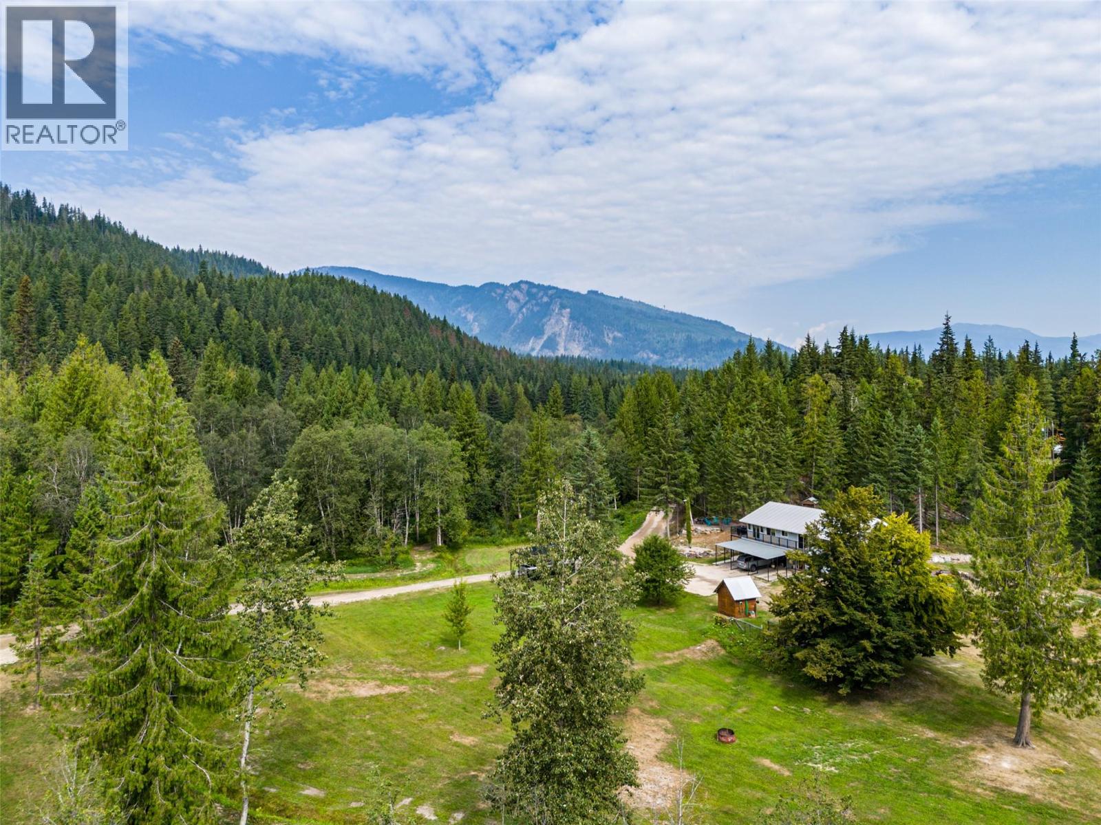 1750 Highway 23 South Highway S, Revelstoke, British Columbia  V0E 2S0 - Photo 8 - 10385651