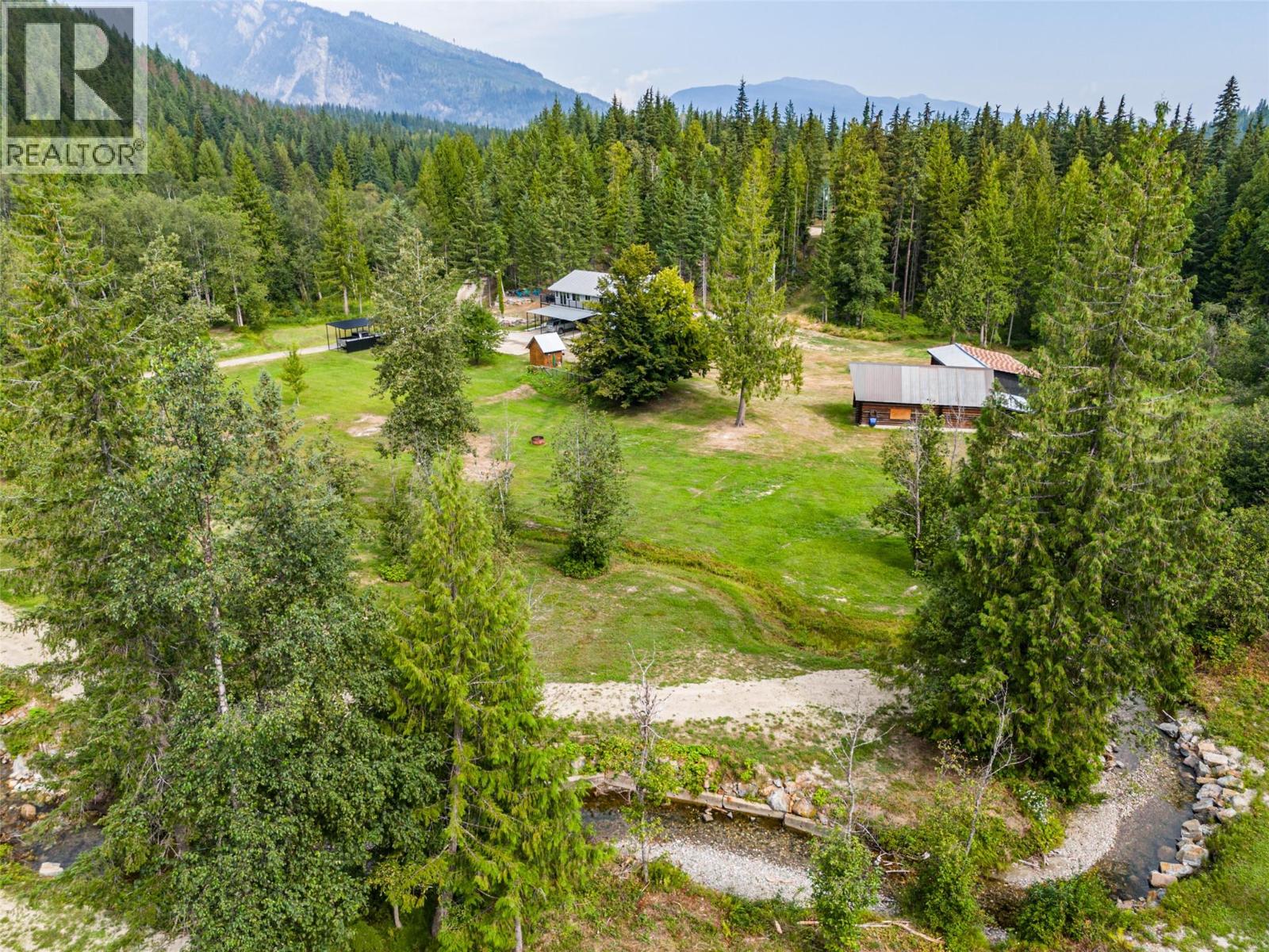 1750 Highway 23 South Highway S, Revelstoke, British Columbia  V0E 2S0 - Photo 9 - 10385651