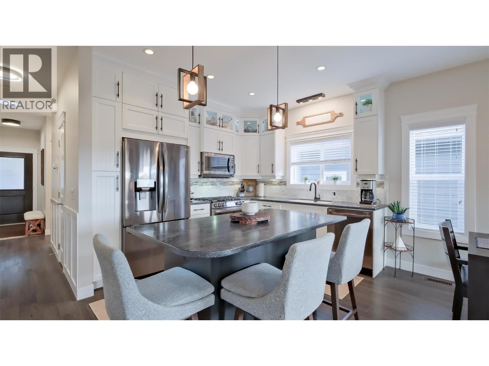 2084 Clover Drive, West Kelowna, British Columbia  V4T 3A5 - Photo 3 - 10385710