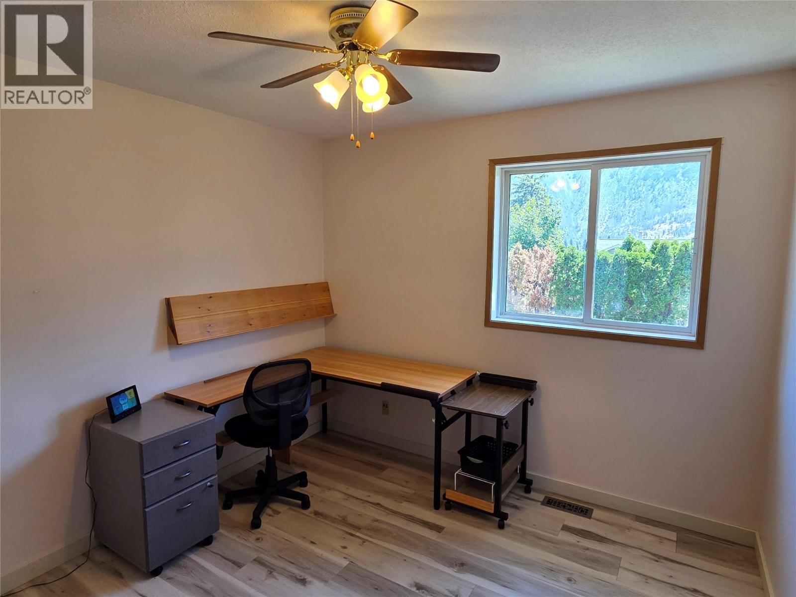 425 3rd Avenue, Keremeos, British Columbia  V0X 1N2 - Photo 21 - 10385674