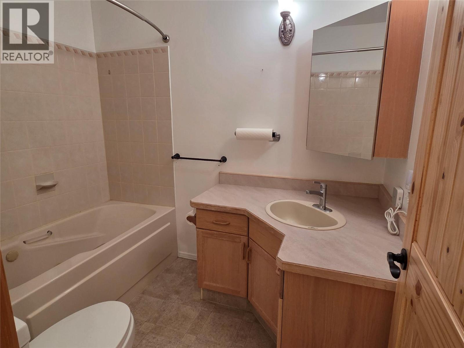 425 3rd Avenue, Keremeos, British Columbia  V0X 1N2 - Photo 23 - 10385674