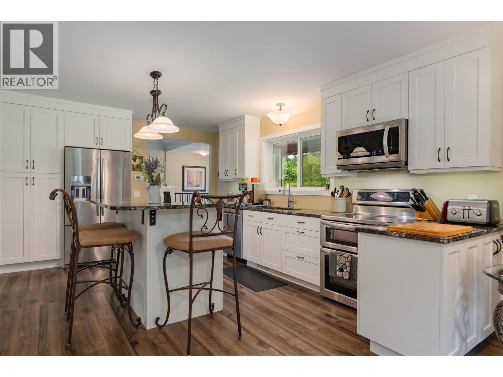4240 Blewett Road, Nelson, British Columbia  V1L 6X2 - Photo 11 - 10385269