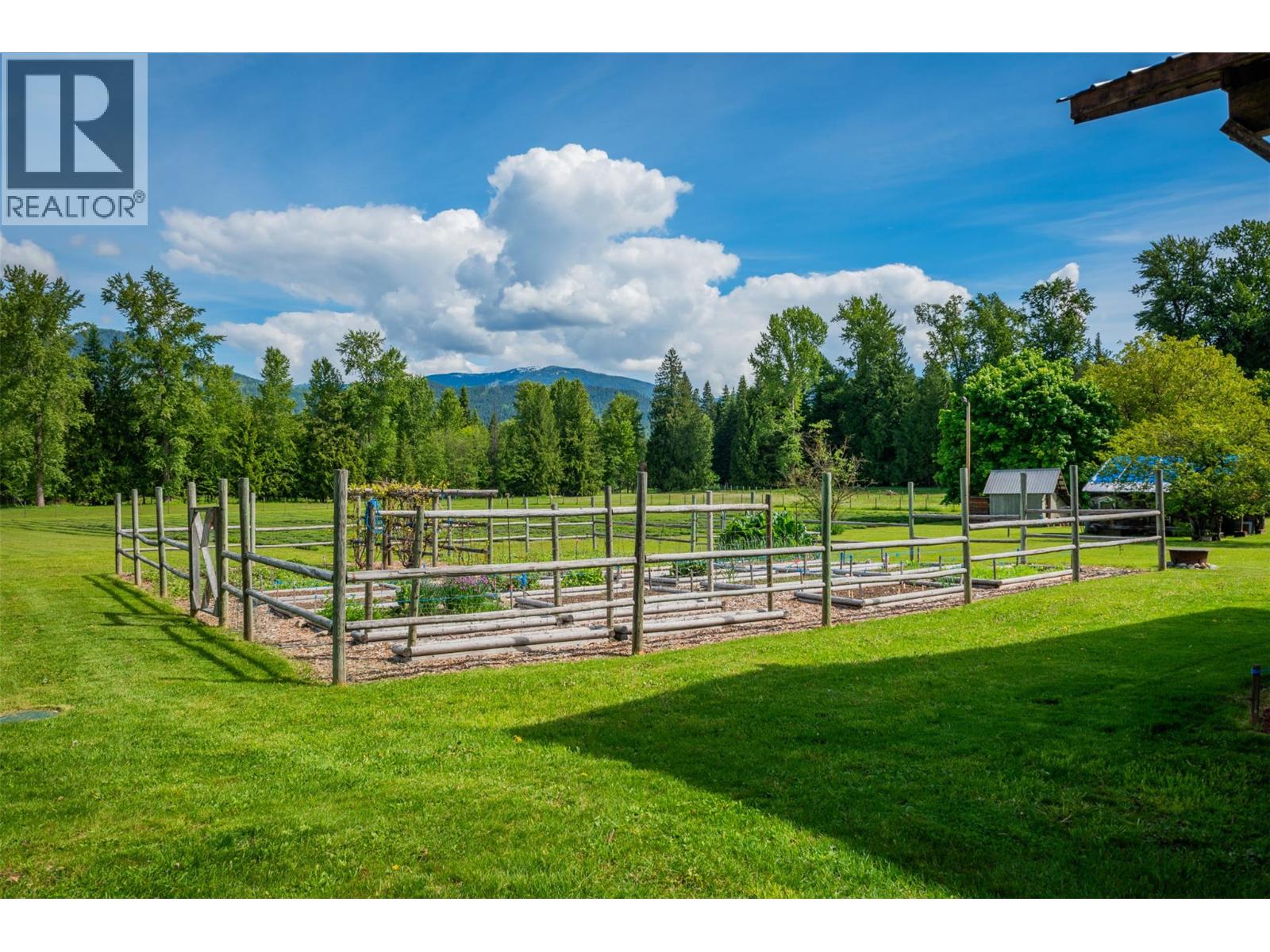 4240 Blewett Road, Nelson, British Columbia  V1L 6X2 - Photo 45 - 10385269