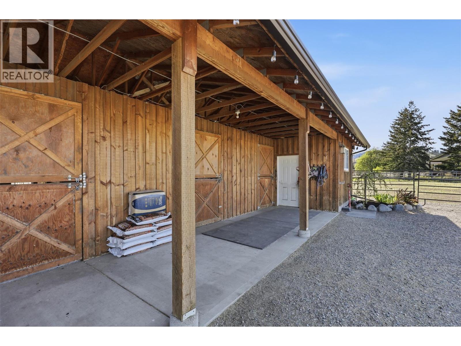 7877 Barnhartvale Road, Kamloops, British Columbia  V2C 6V9 - Photo 63 - 10385036