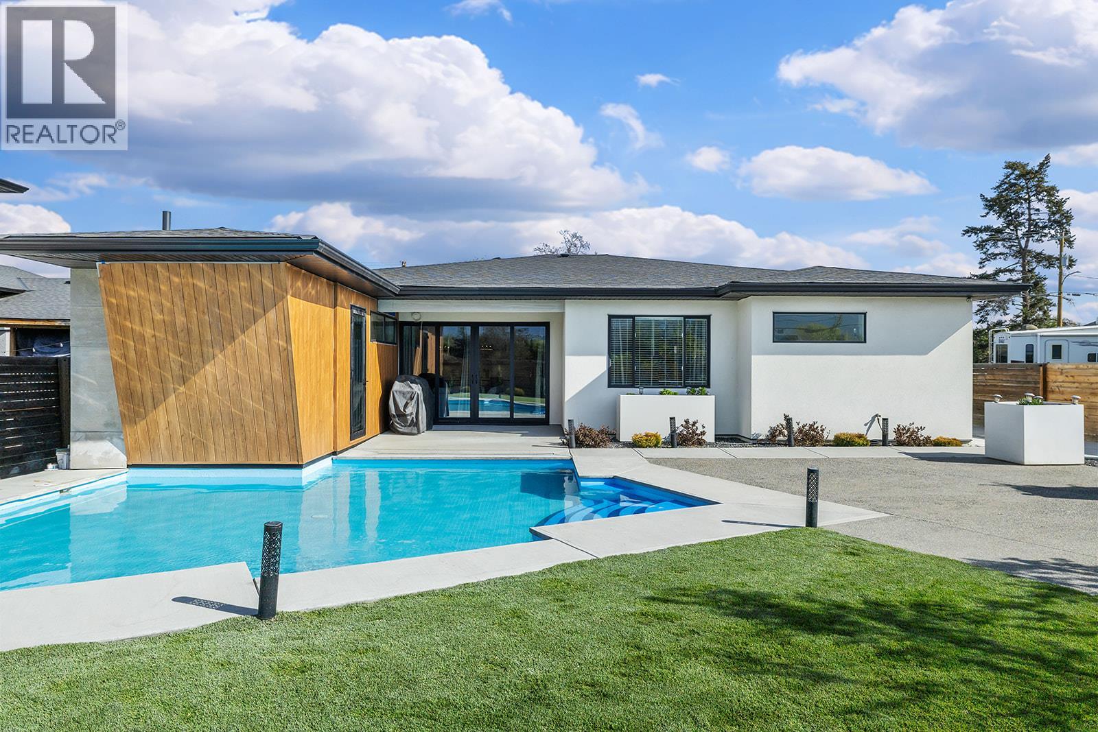 2095 Byrns Road, Kelowna, British Columbia  V1W 2G3 - Photo 14 - 10384946