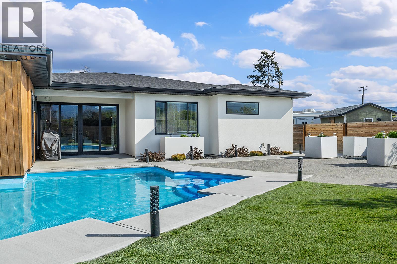 2095 Byrns Road, Kelowna, British Columbia  V1W 2G3 - Photo 19 - 10384946