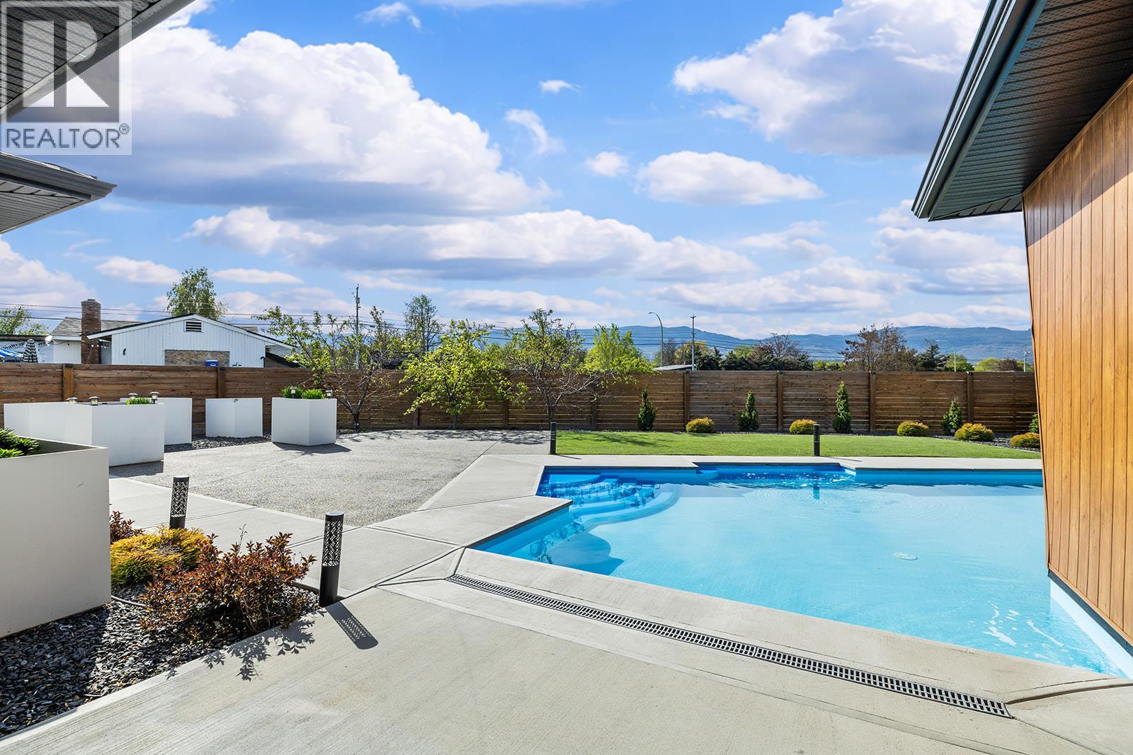2095 Byrns Road, Kelowna, British Columbia  V1W 2G3 - Photo 22 - 10384946