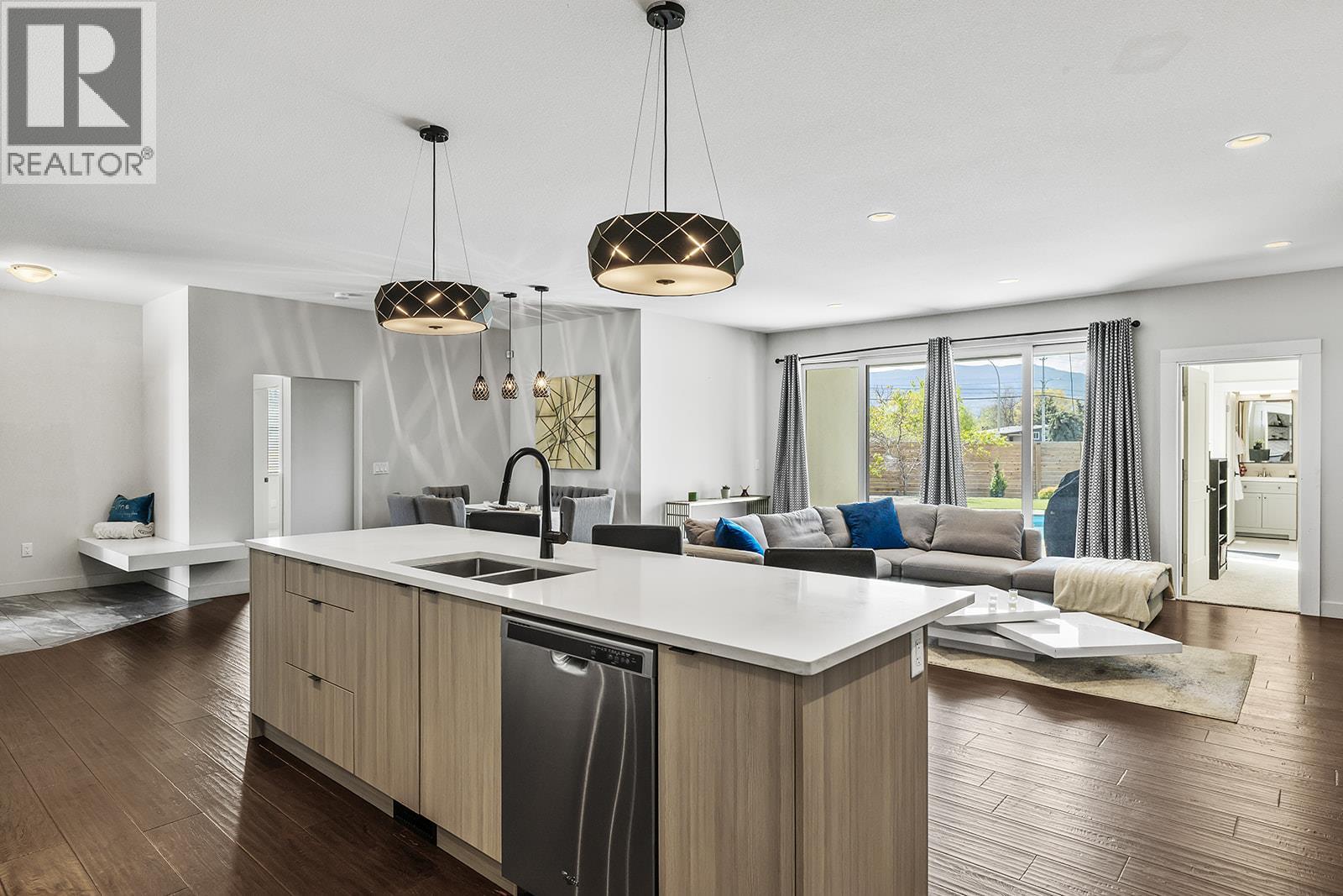 2095 Byrns Road, Kelowna, British Columbia  V1W 2G3 - Photo 33 - 10384946