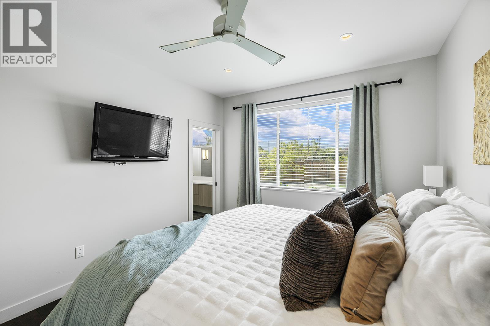 2095 Byrns Road, Kelowna, British Columbia  V1W 2G3 - Photo 43 - 10384946