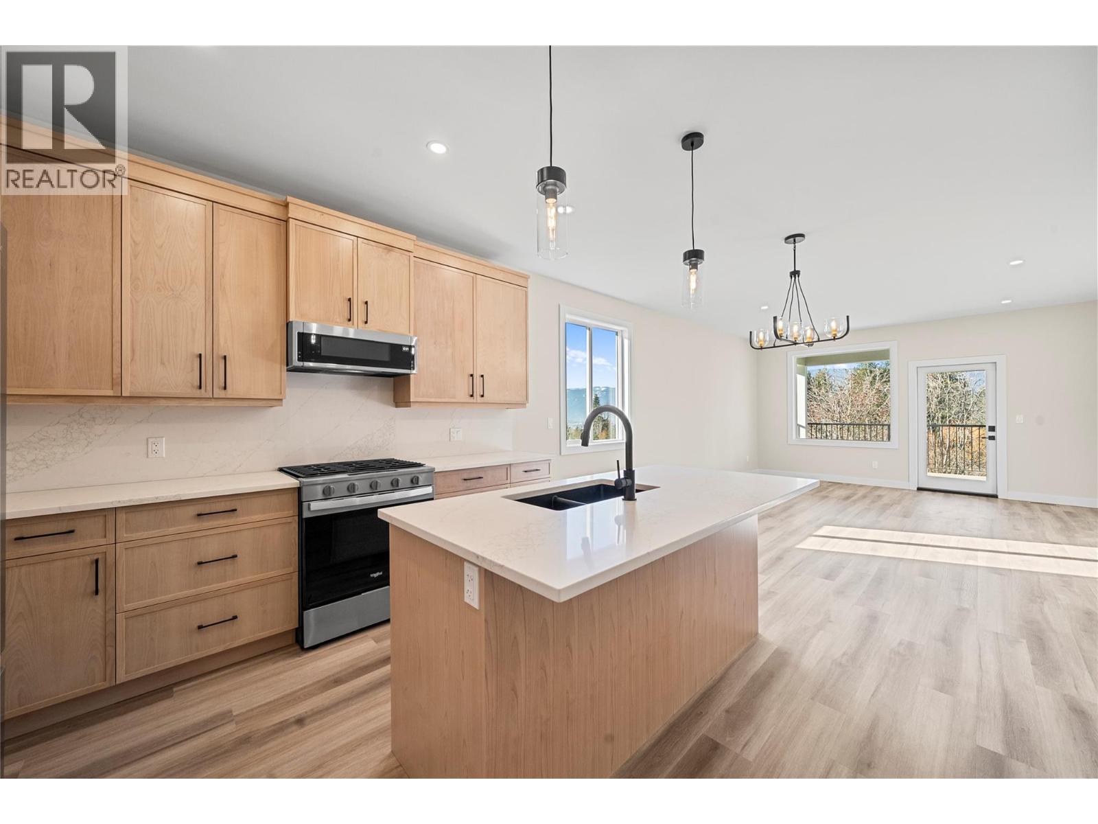 2951 27 Street Ne, Salmon Arm, British Columbia  V1E 2Z7 - Photo 5 - 10385745