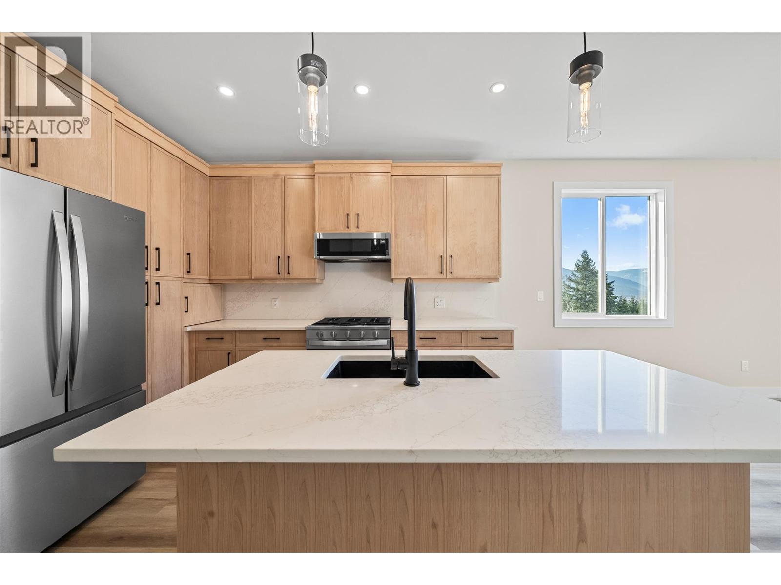 2951 27 Street Ne, Salmon Arm, British Columbia  V1E 2Z7 - Photo 6 - 10385745