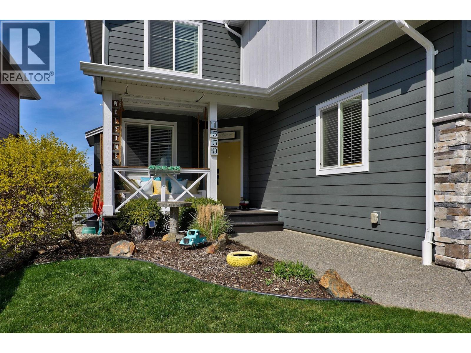 1559 Emerald Drive, Kamloops, British Columbia  V2E 0C4 - Photo 2 - 10385495