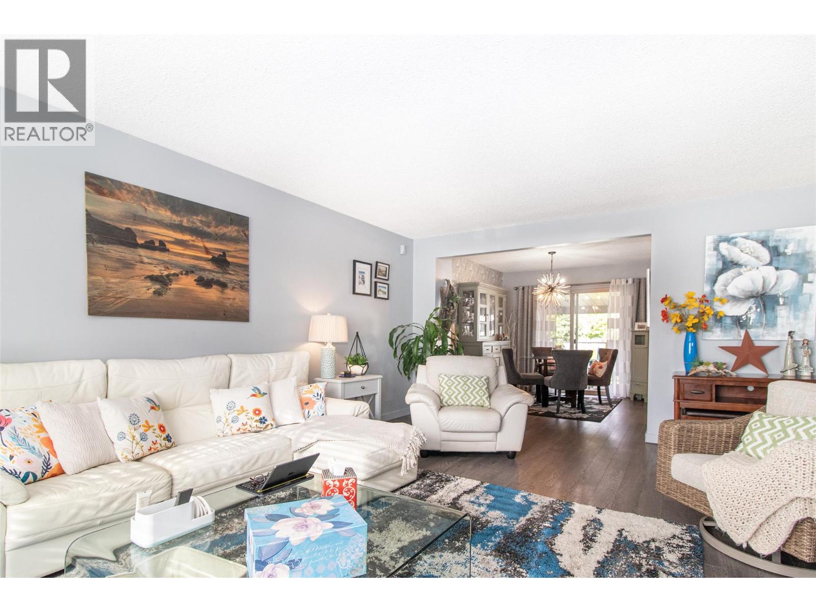2111 Wilkinson Street, Kelowna, British Columbia  V1Y 4A1 - Photo 2 - 10385509