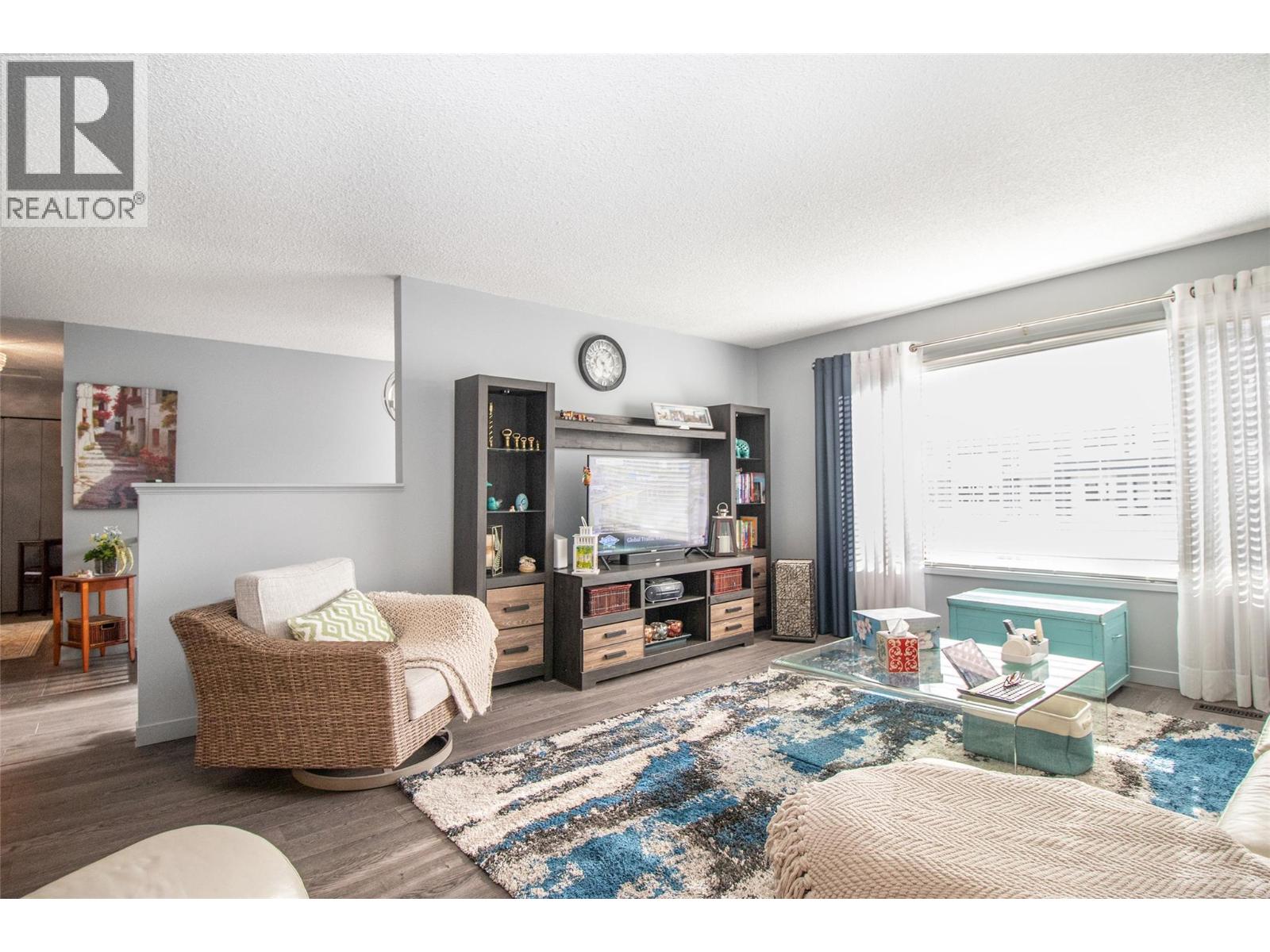 2111 Wilkinson Street, Kelowna, British Columbia  V1Y 4A1 - Photo 3 - 10385509