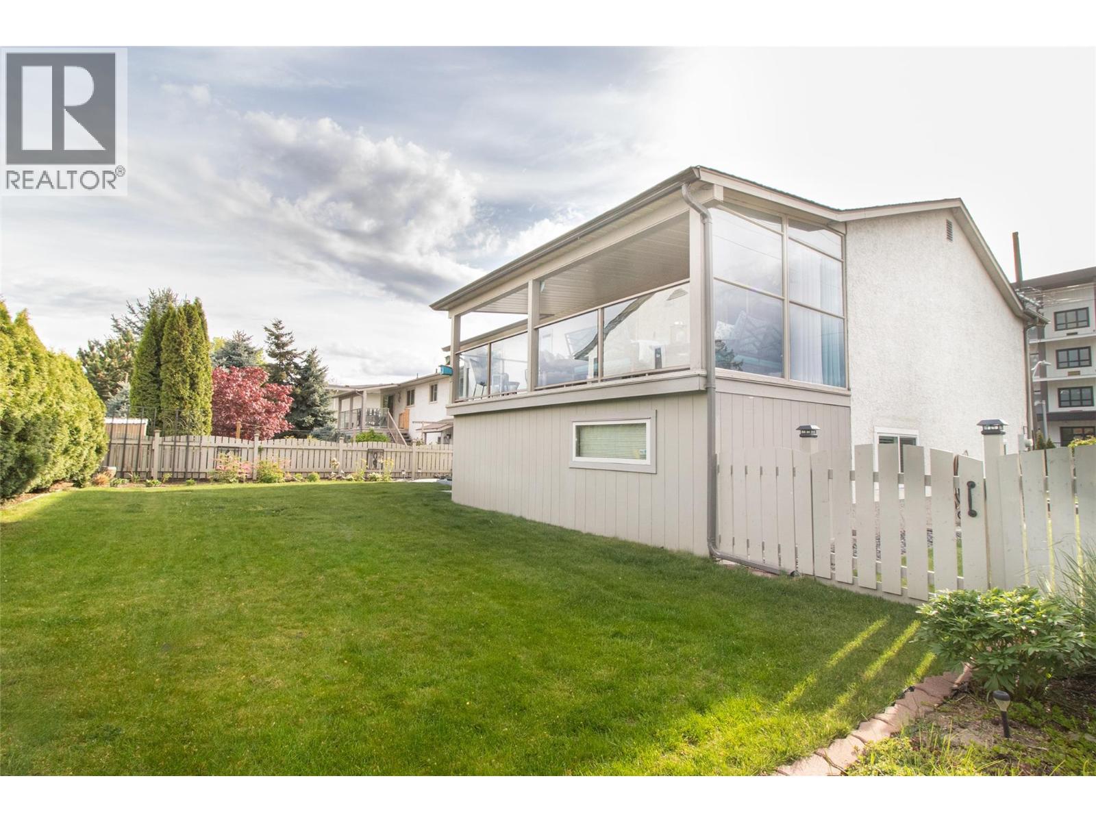 2111 Wilkinson Street, Kelowna, British Columbia  V1Y 4A1 - Photo 37 - 10385509