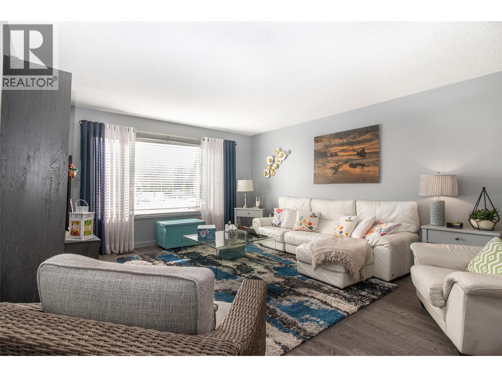 2111 Wilkinson Street, Kelowna, British Columbia  V1Y 4A1 - Photo 4 - 10385509