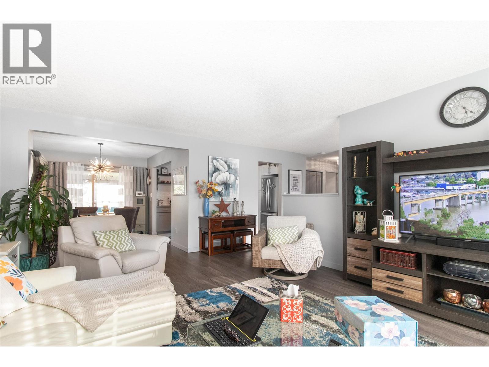 2111 Wilkinson Street, Kelowna, British Columbia  V1Y 4A1 - Photo 5 - 10385509
