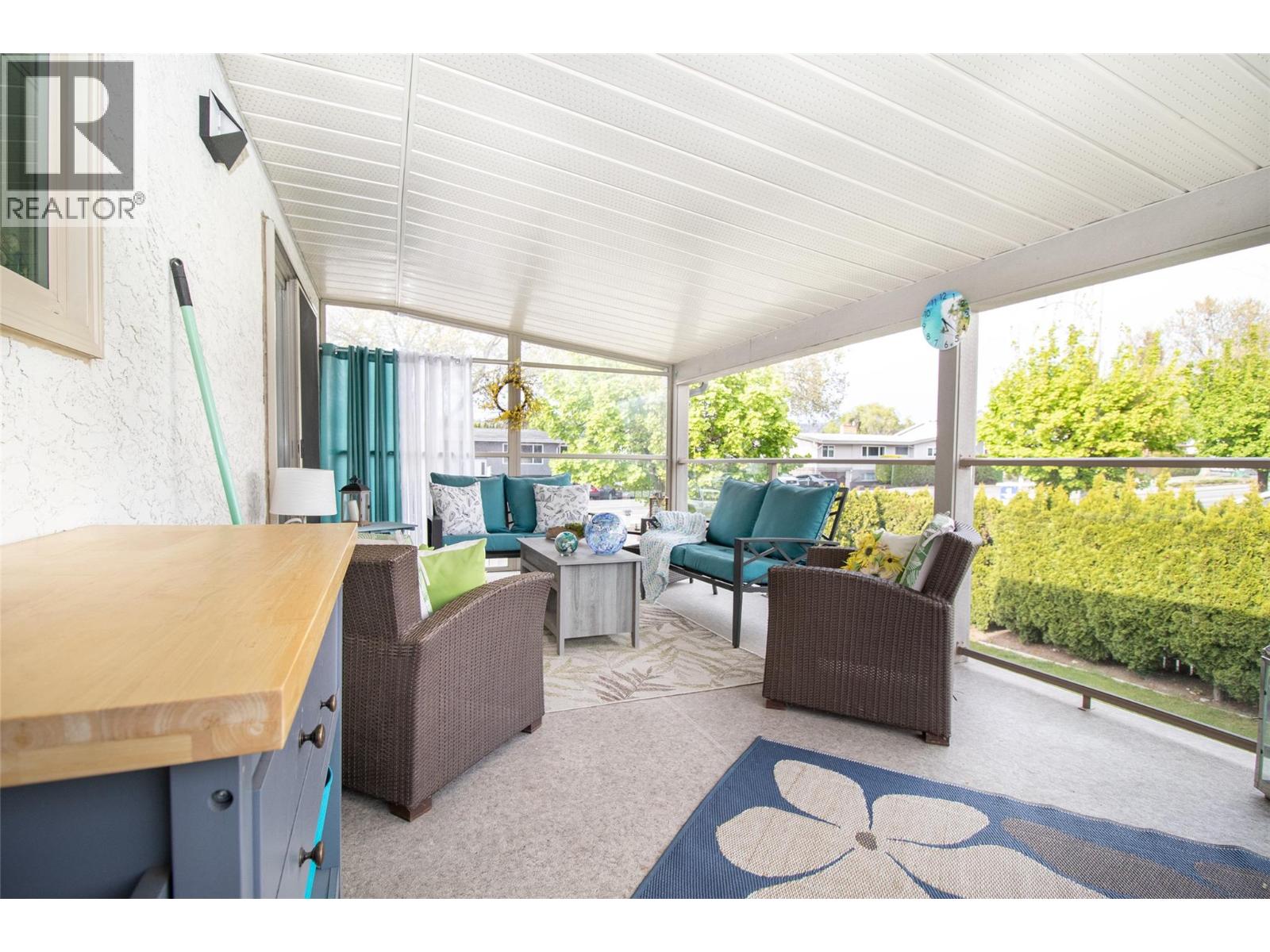2111 Wilkinson Street, Kelowna, British Columbia  V1Y 4A1 - Photo 9 - 10385509