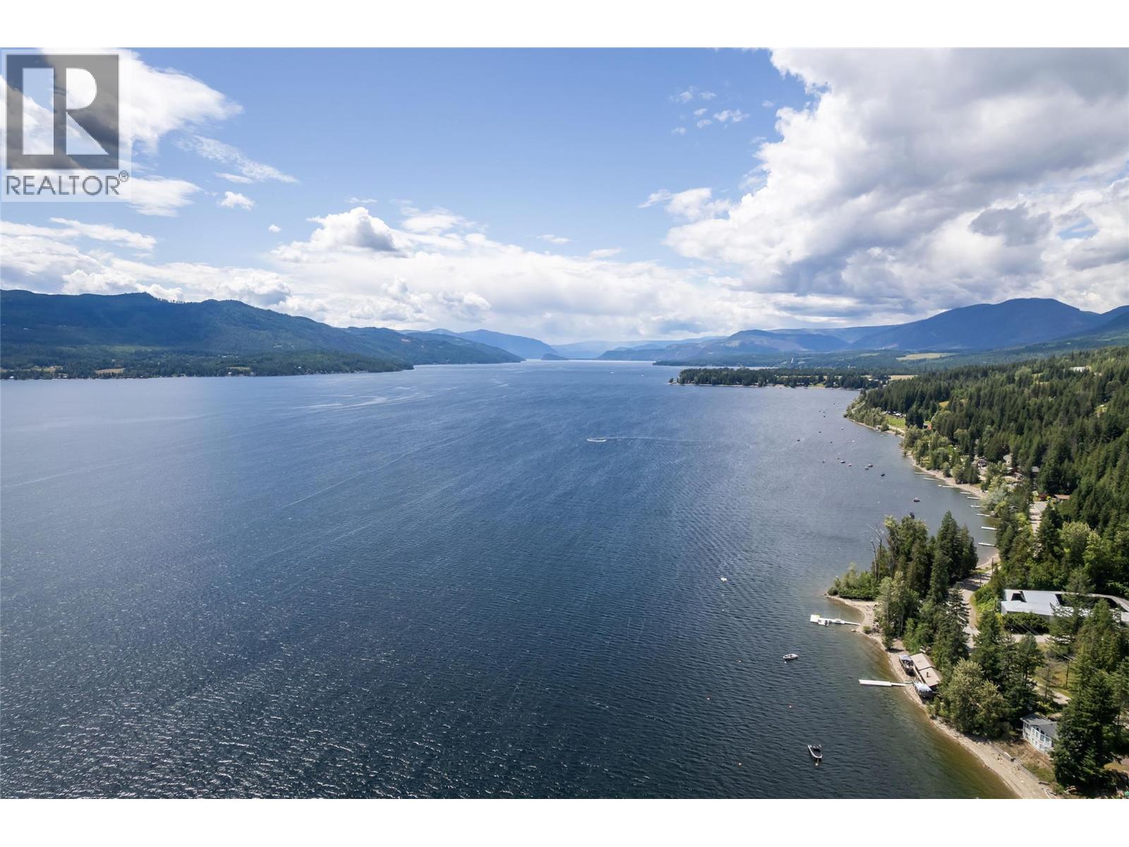 7742 Golf Course Road, Anglemont, British Columbia  V0E 1M8 - Photo 11 - 10385686