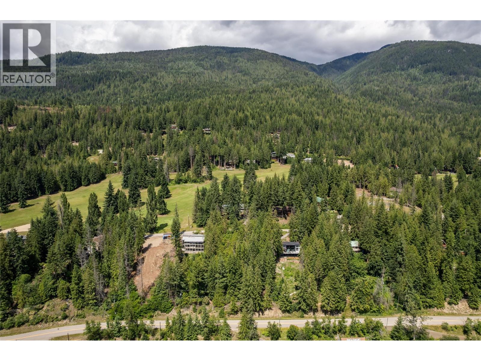 7742 Golf Course Road, Anglemont, British Columbia  V0E 1M8 - Photo 13 - 10385686