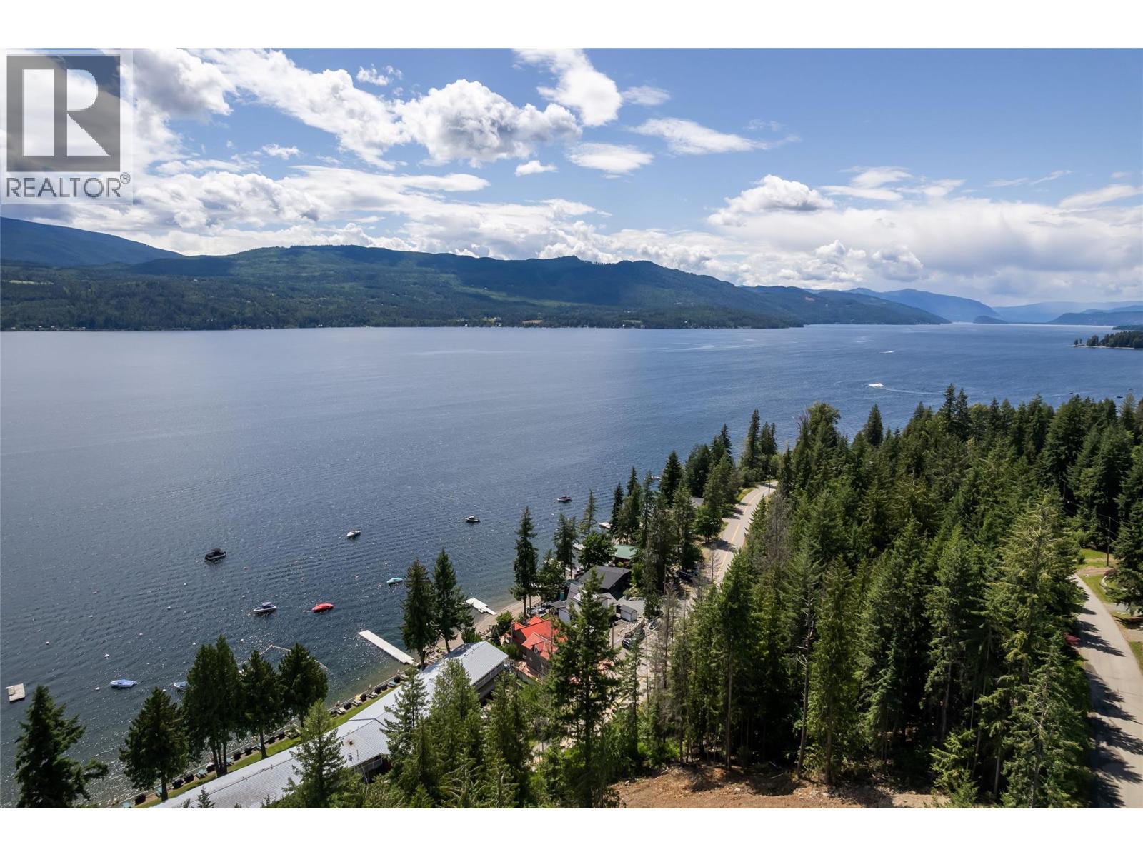 7742 Golf Course Road, Anglemont, British Columbia  V0E 1M8 - Photo 8 - 10385686