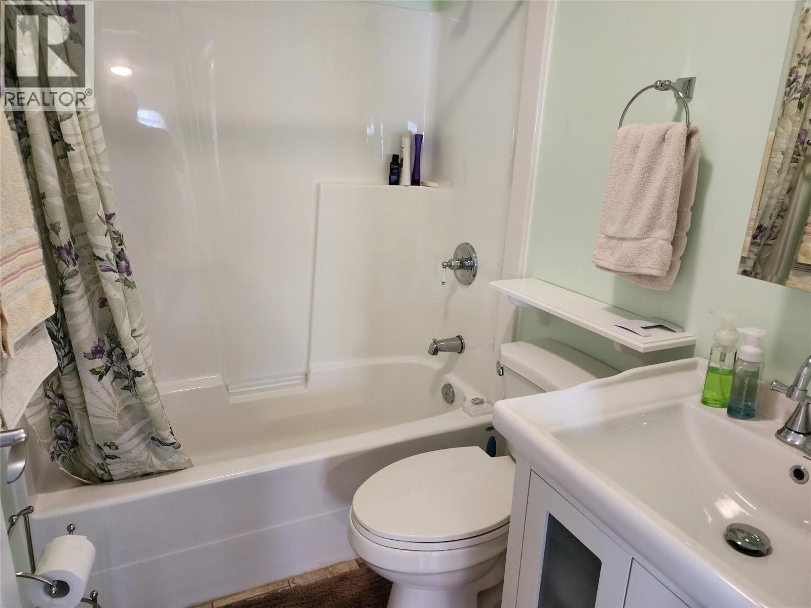 8350 Busk Road, Balfour, British Columbia  V0G 1C0 - Photo 11 - 10385667
