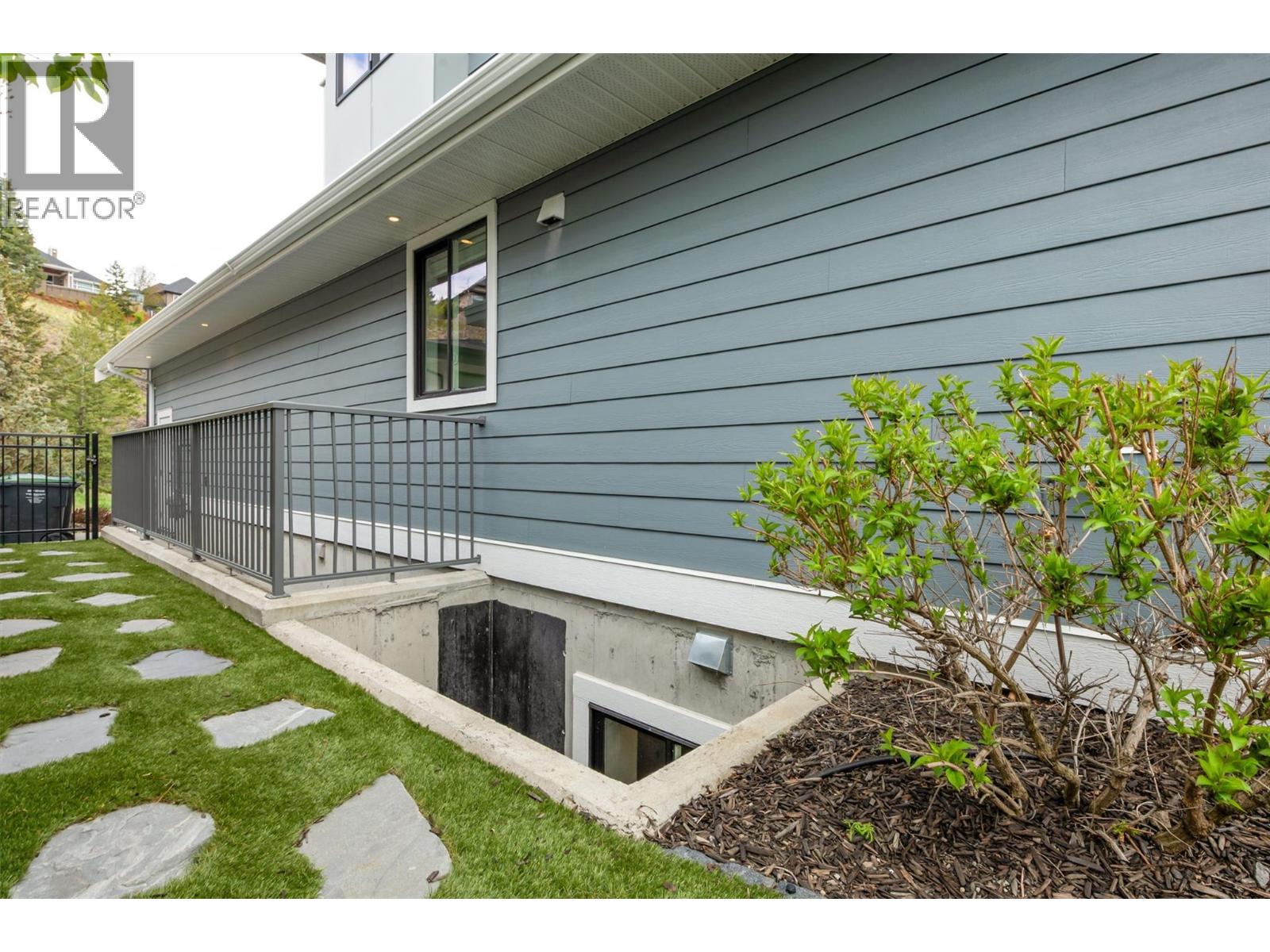 98 Red Sky Court, Kelowna, British Columbia  V1V 3G4 - Photo 91 - 10385633