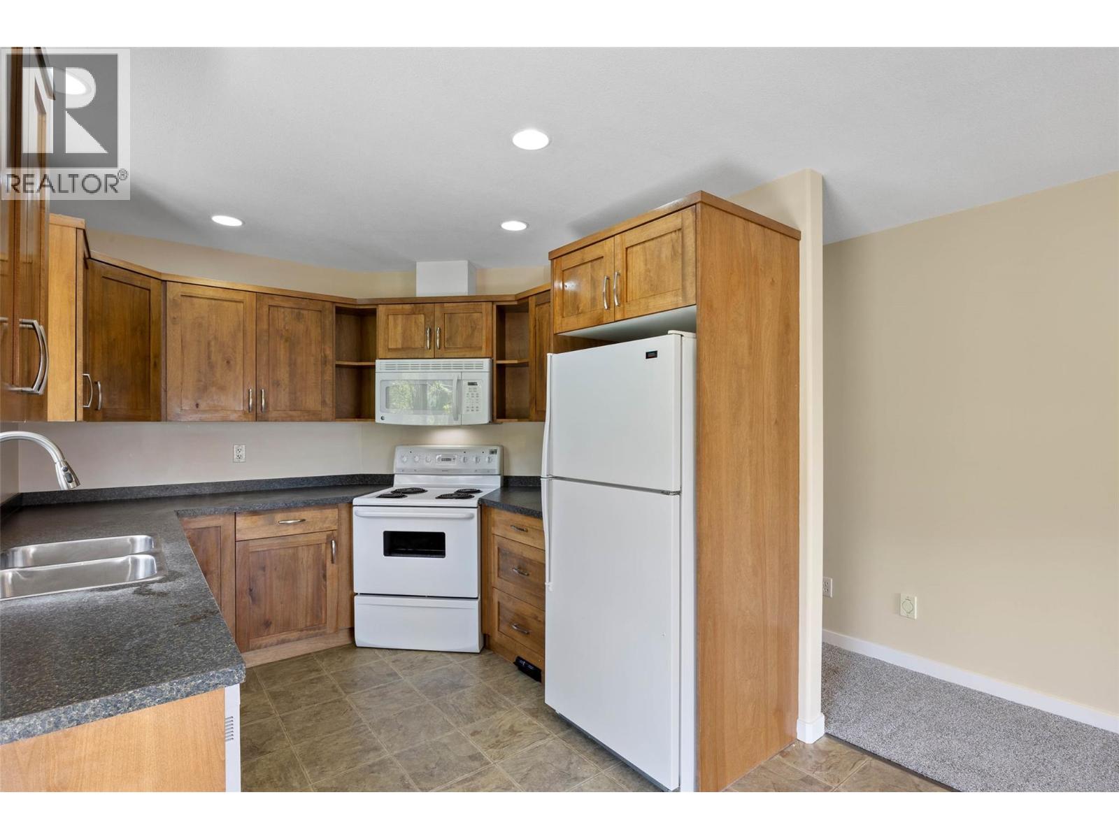872 Kitamoto Road, Kamloops, British Columbia  V2B 6H6 - Photo 18 - 10385748