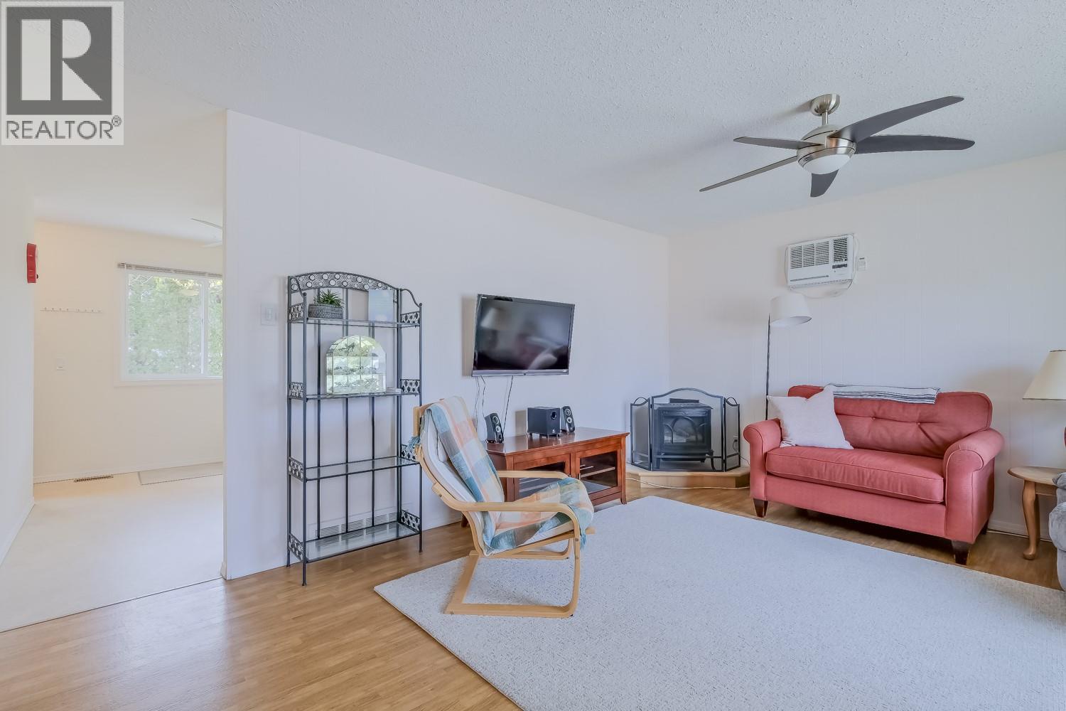 2491 Baskin Street, Penticton, British Columbia  V2A 6R1 - Photo 4 - 10385658