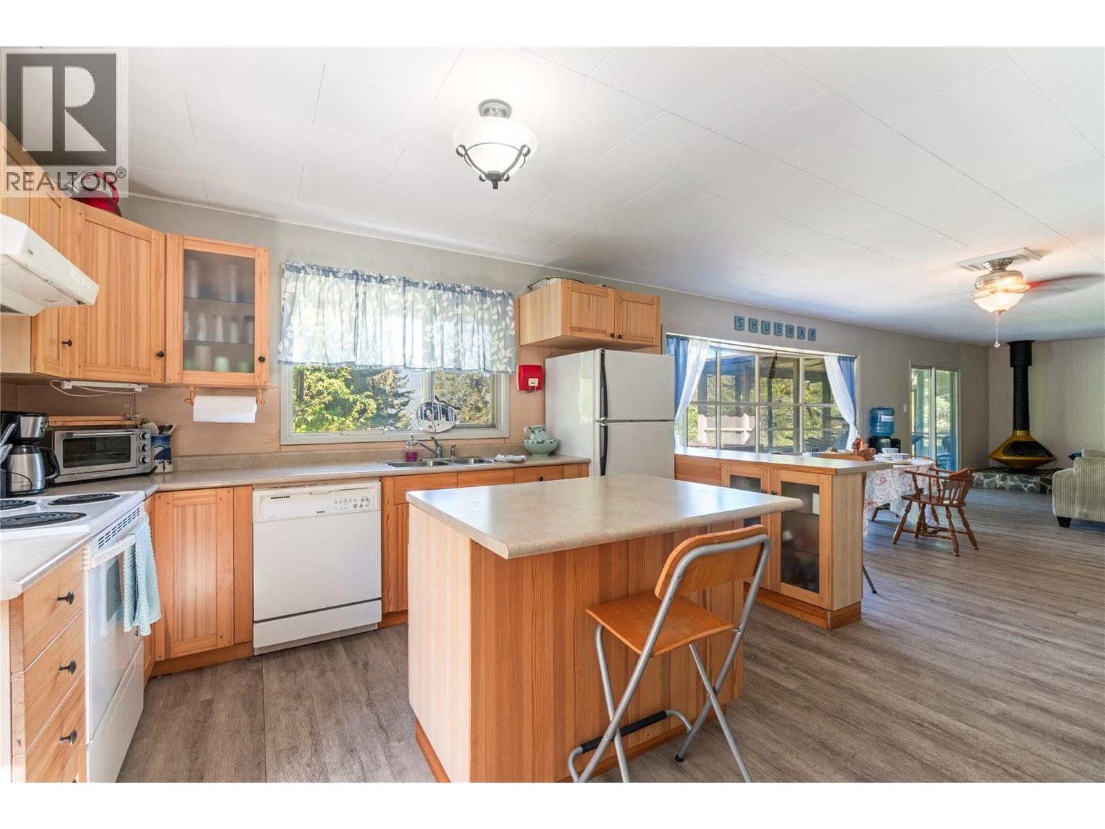 4265 Eagle Bay Road, Eagle Bay, British Columbia  V0E 1T0 - Photo 14 - 10385425