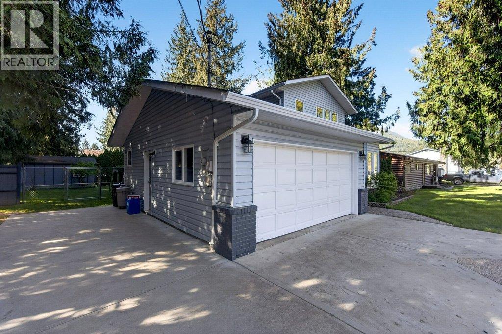 617 Pine Street, Sicamous, British Columbia  V0E 2V0 - Photo 62 - 10385338