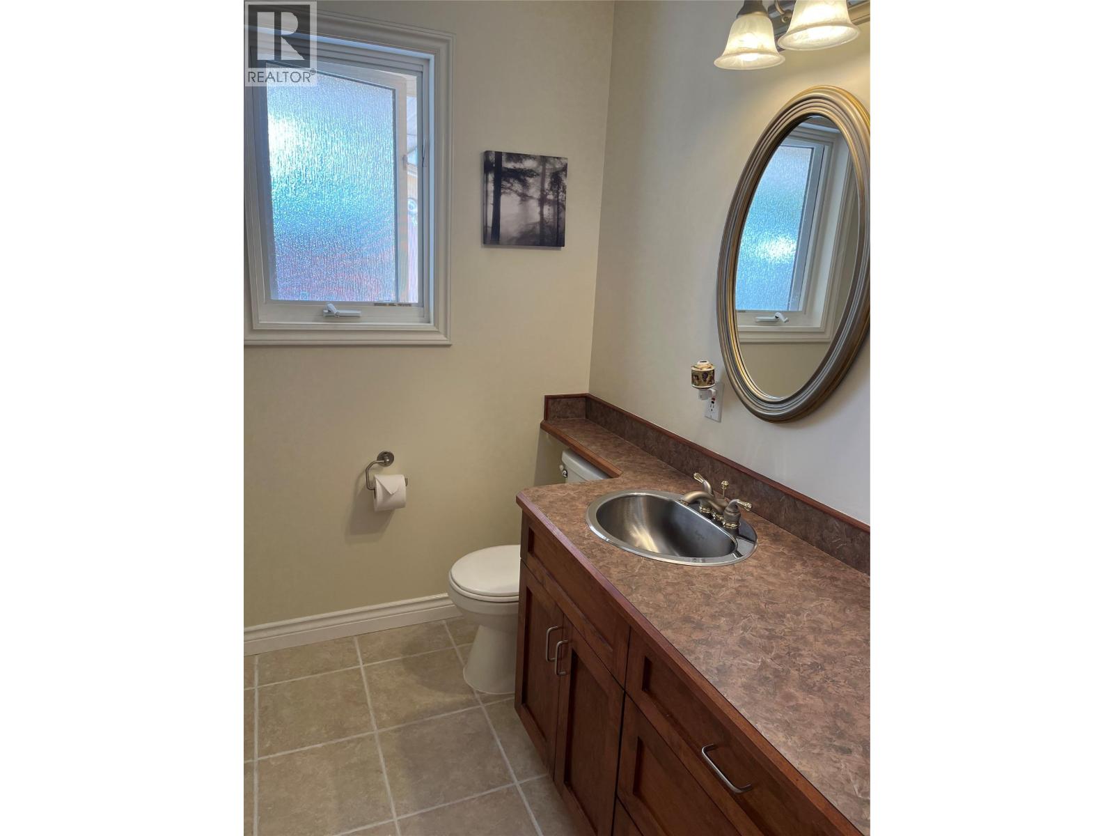 2601 9th Avenue, Castlegar, British Columbia  V1N 2Y7 - Photo 14 - 10384900