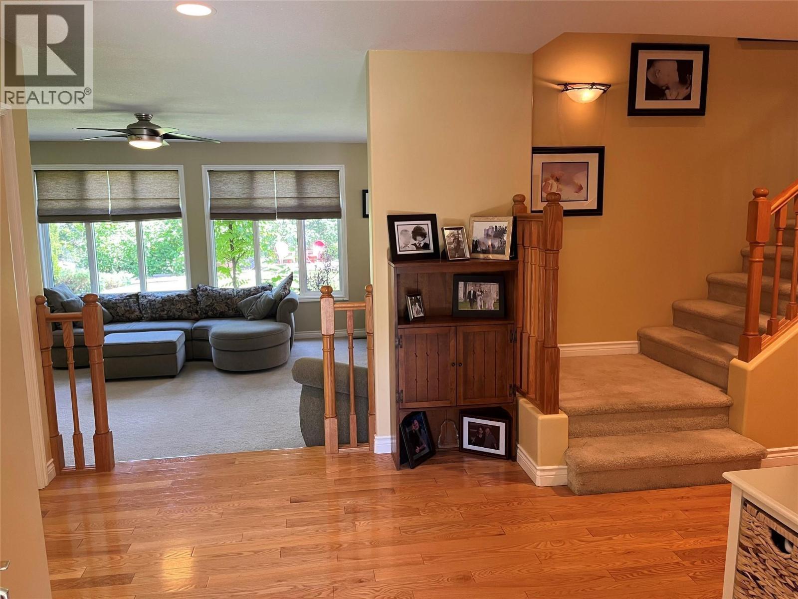 2601 9th Avenue, Castlegar, British Columbia  V1N 2Y7 - Photo 2 - 10384900
