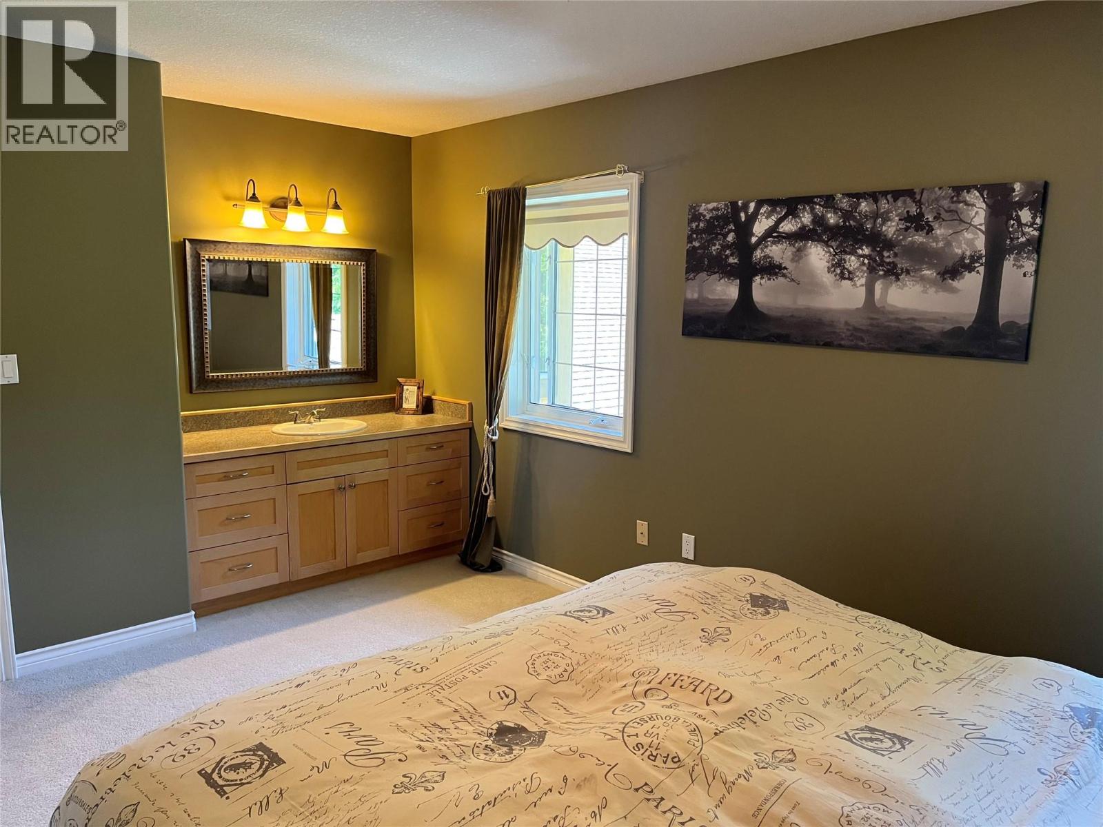 2601 9th Avenue, Castlegar, British Columbia  V1N 2Y7 - Photo 24 - 10384900