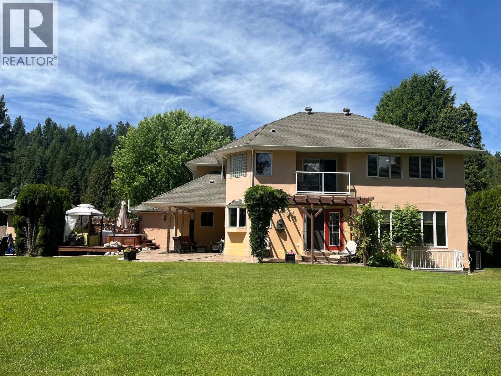 2601 9th Avenue, Castlegar, British Columbia  V1N 2Y7 - Photo 38 - 10384900