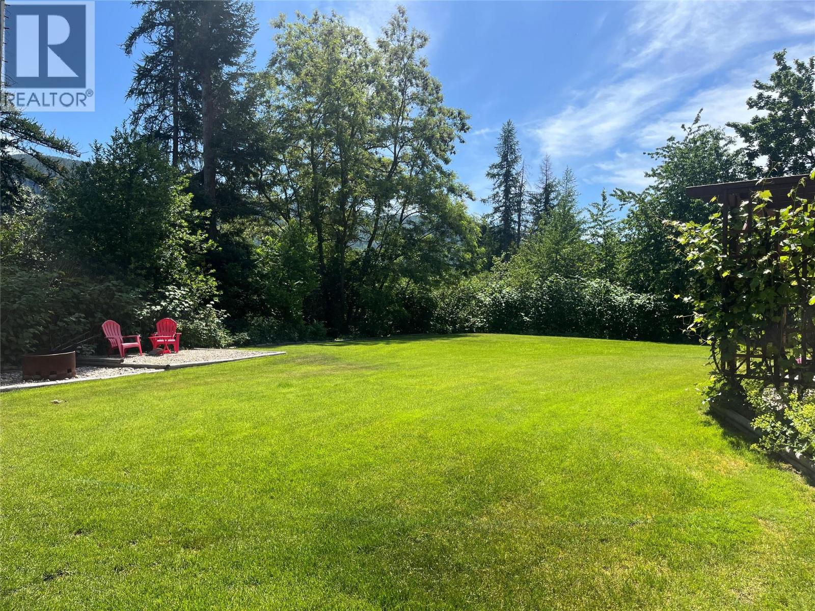 2601 9th Avenue, Castlegar, British Columbia  V1N 2Y7 - Photo 40 - 10384900