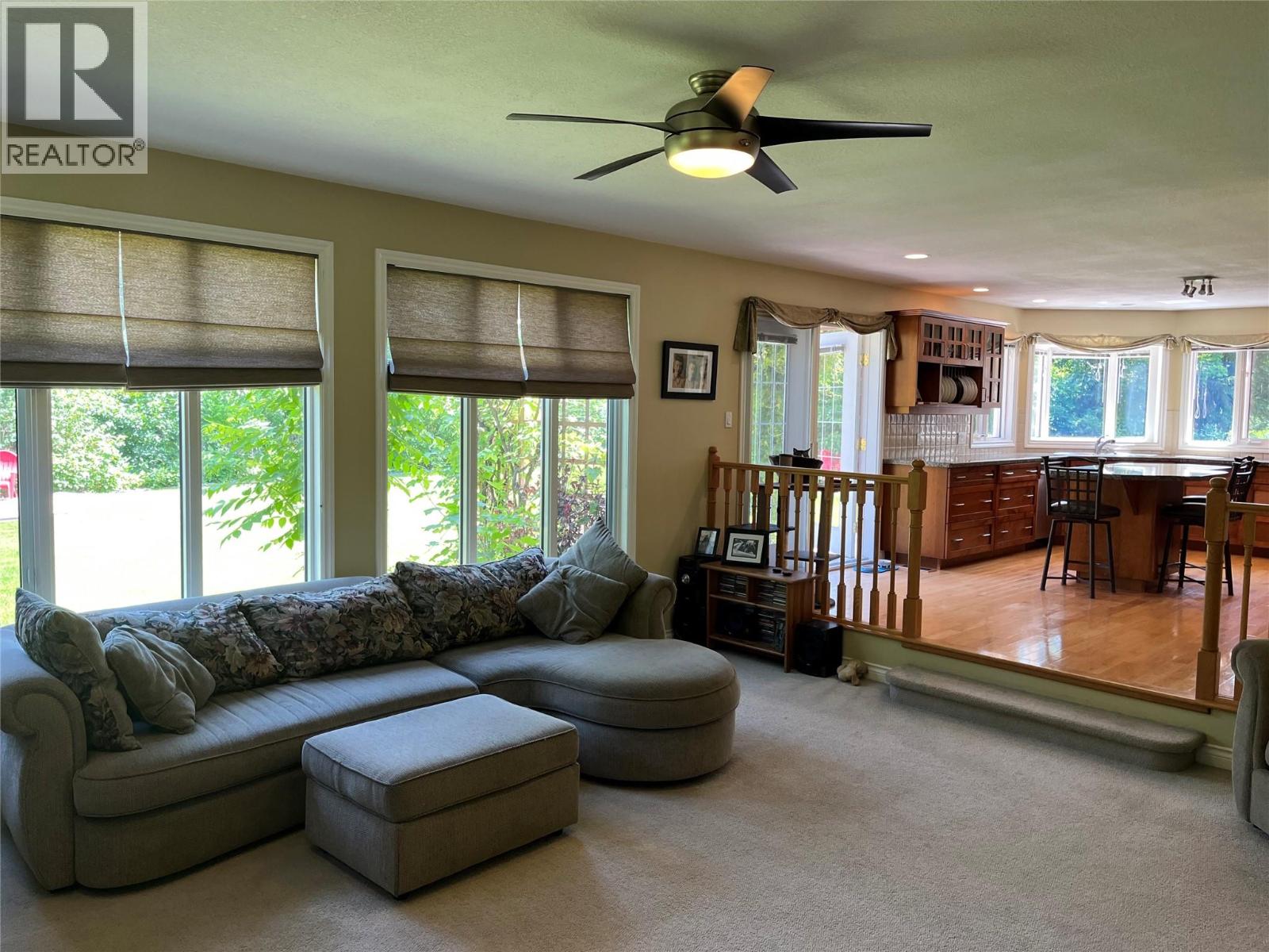 2601 9th Avenue, Castlegar, British Columbia  V1N 2Y7 - Photo 5 - 10384900