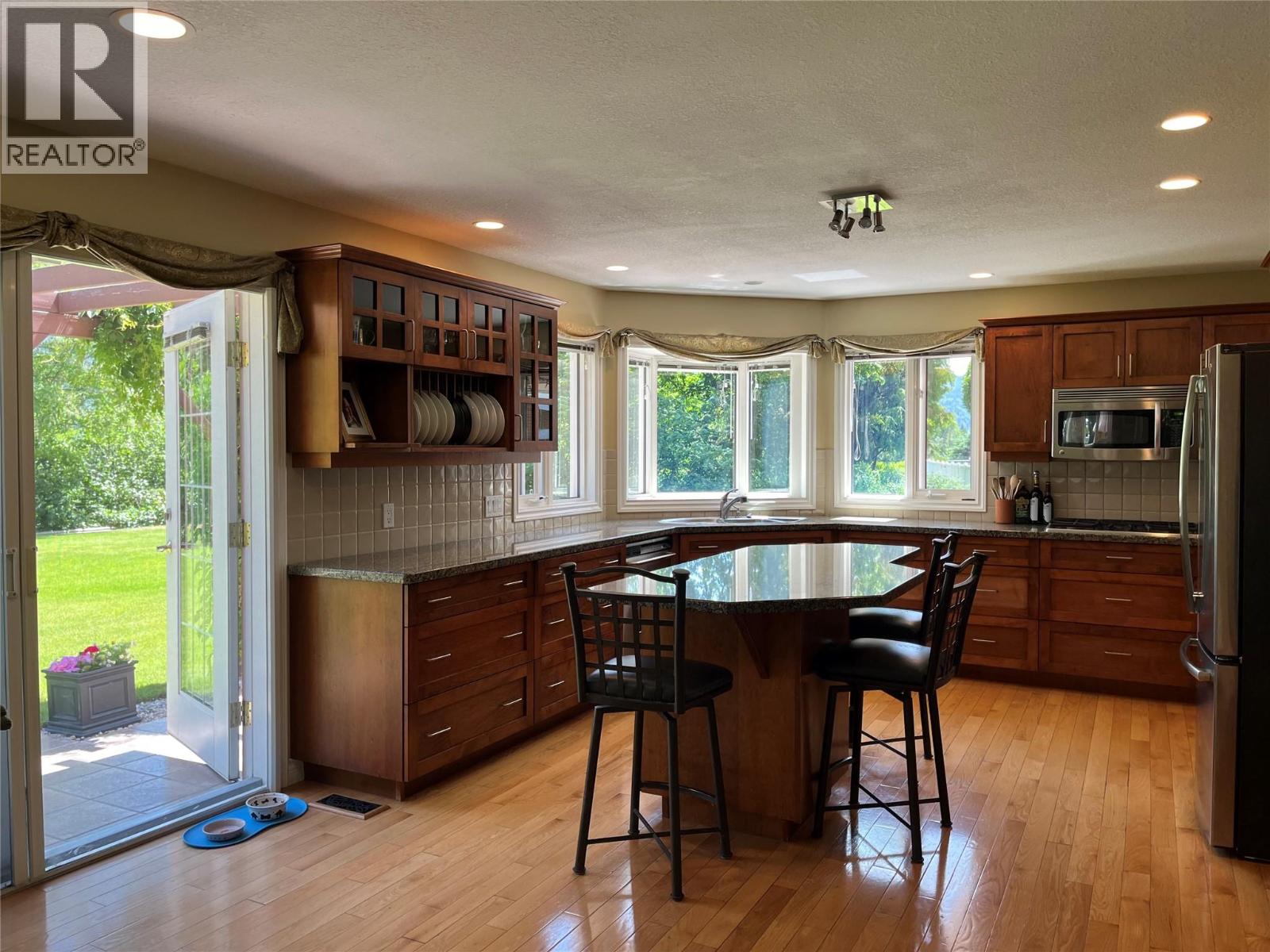2601 9th Avenue, Castlegar, British Columbia  V1N 2Y7 - Photo 6 - 10384900