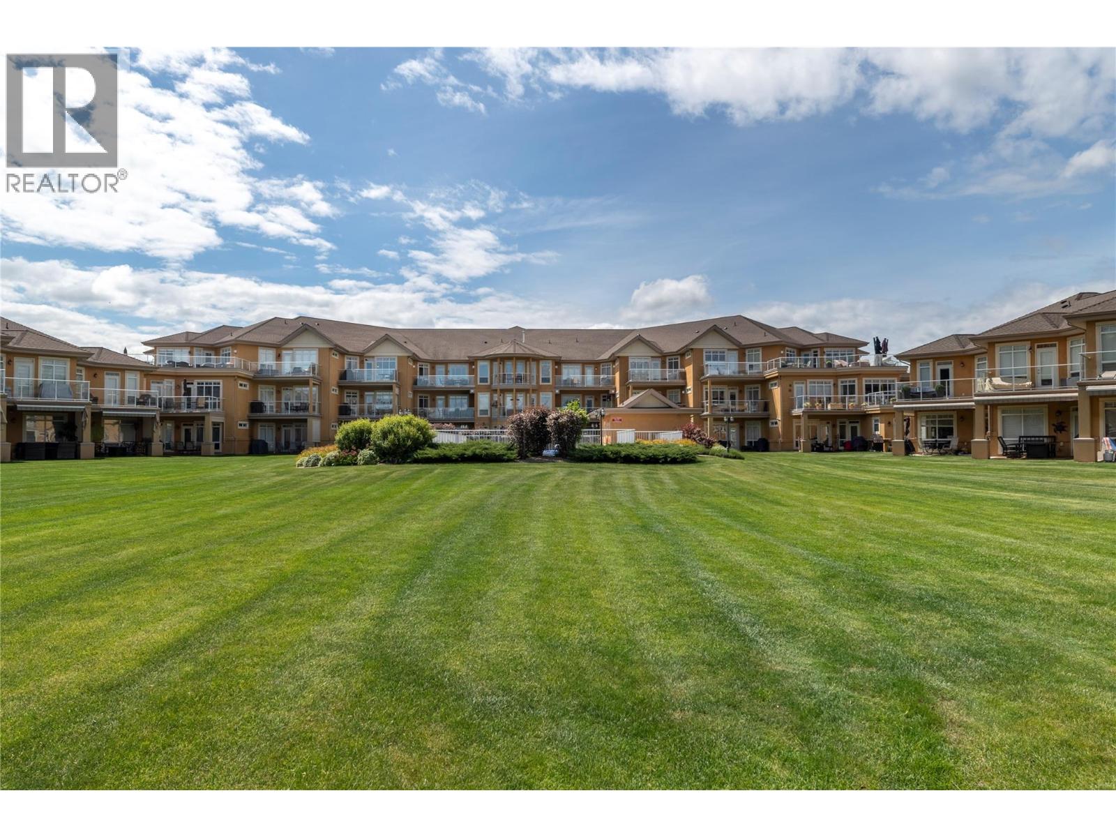 3570 Woodsdale Road Unit# 305, Lake Country, British Columbia  V4V 1Y9 - Photo 2 - 10385637