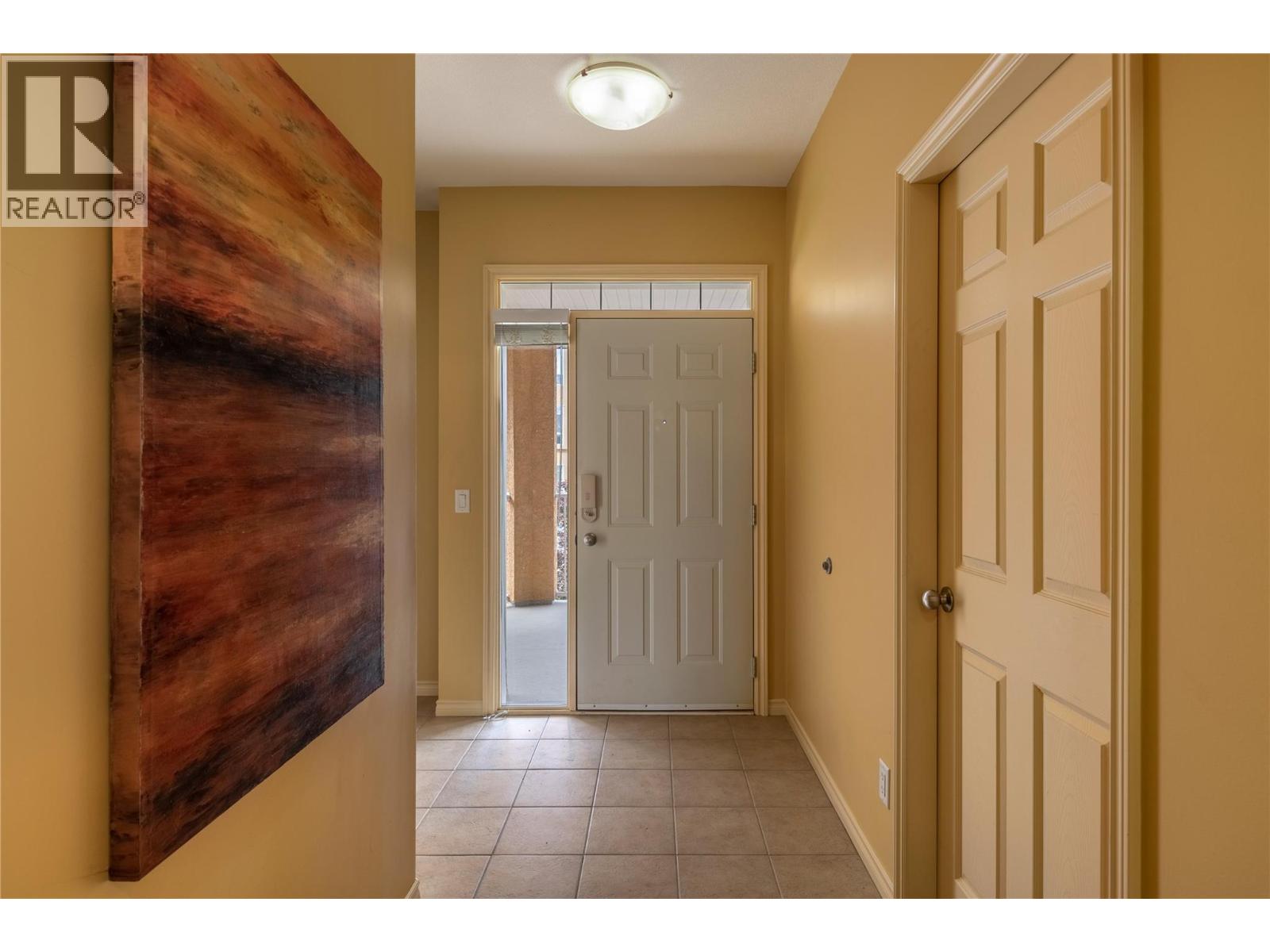 3570 Woodsdale Road Unit# 305, Lake Country, British Columbia  V4V 1Y9 - Photo 4 - 10385637