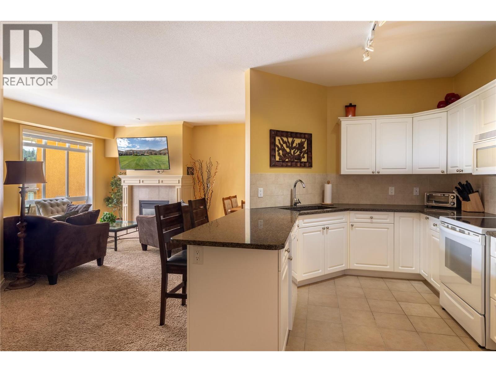 3570 Woodsdale Road Unit# 305, Lake Country, British Columbia  V4V 1Y9 - Photo 5 - 10385637