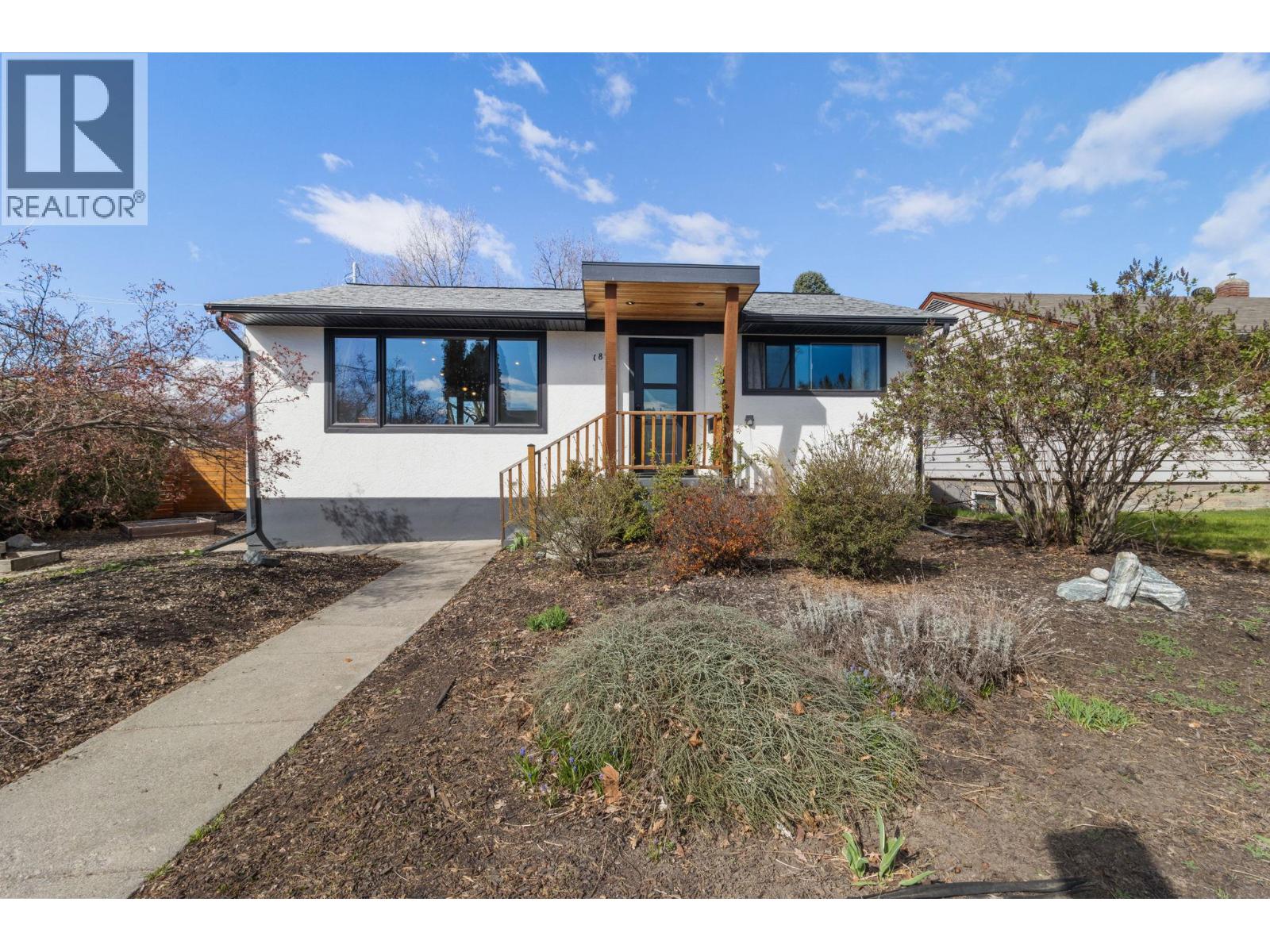 1892 Carruthers Street, kelowna, British Columbia