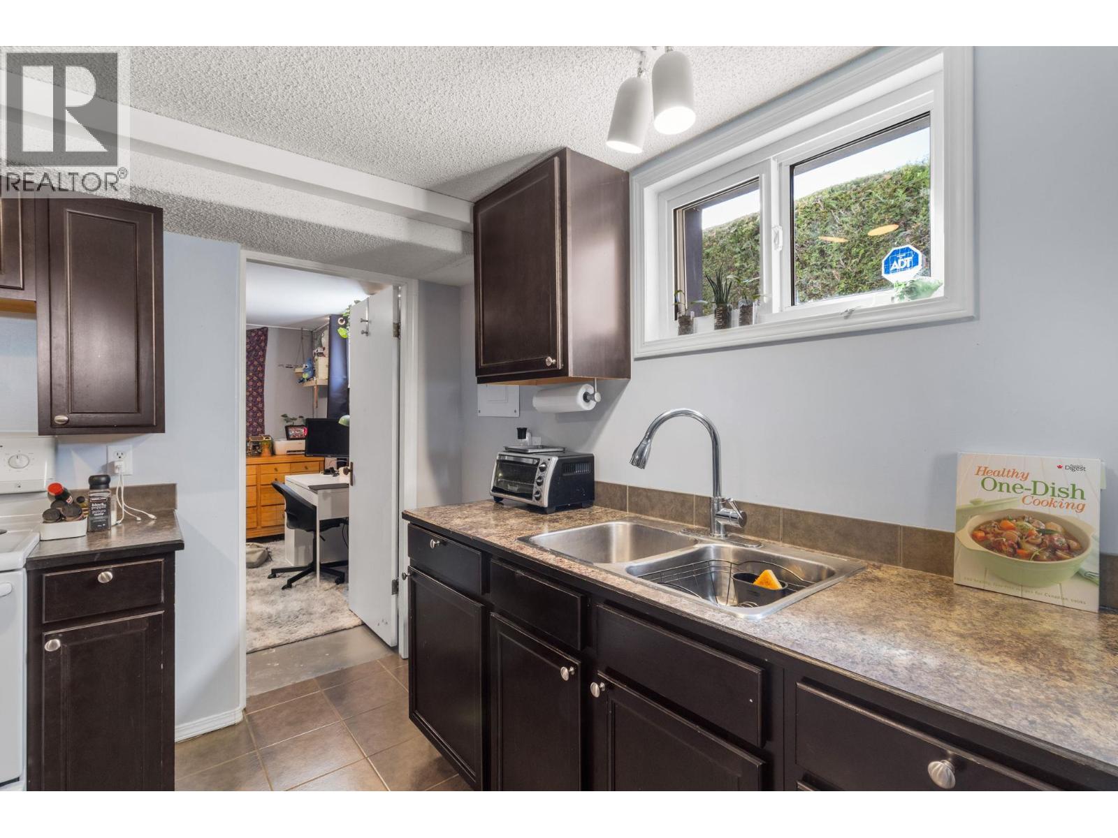 1892 Carruthers Street, Kelowna, British Columbia  V1Y 3B6 - Photo 13 - 10385715
