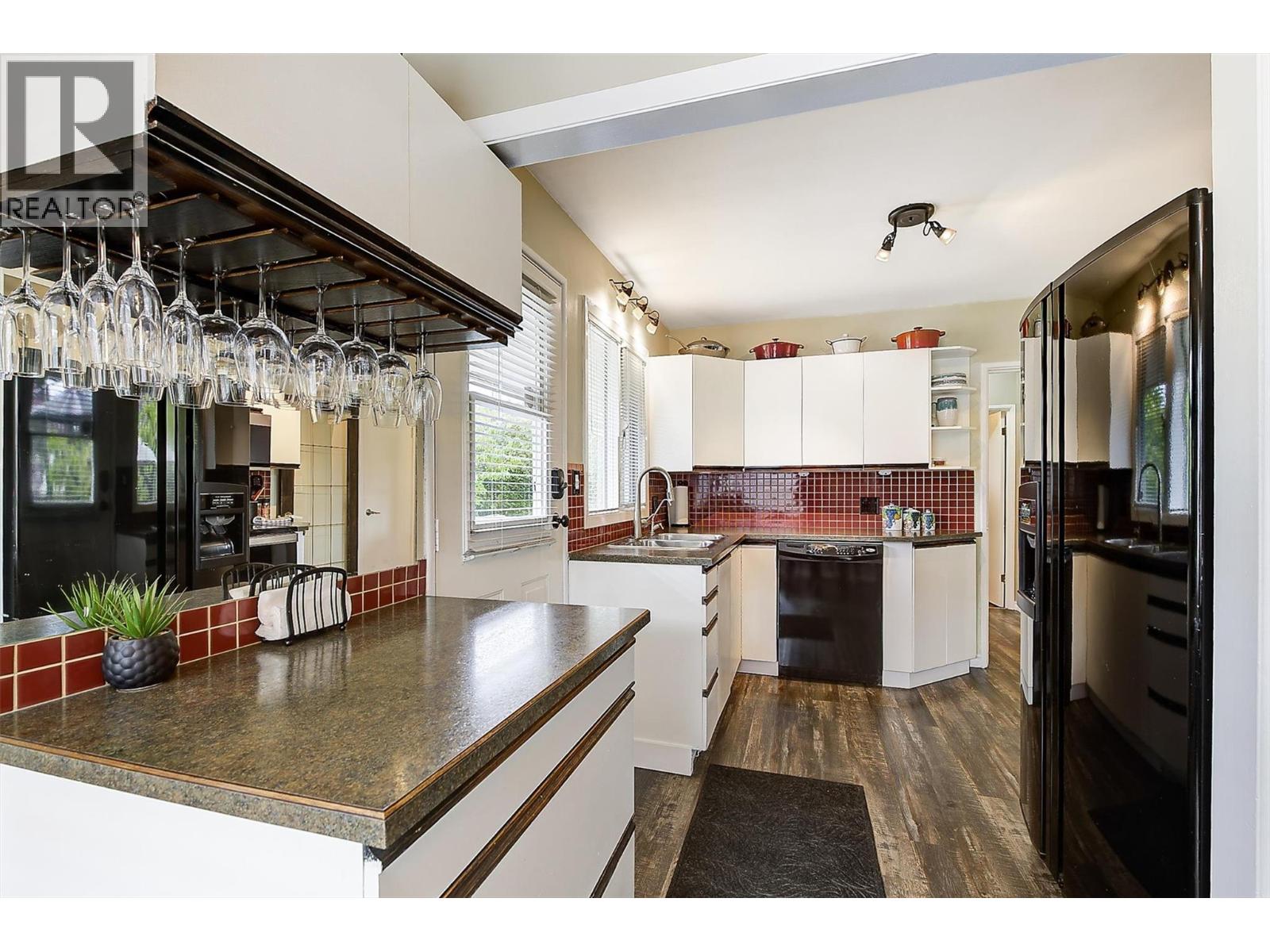 1040 Laurier Avenue, Kelowna, British Columbia  V1Y 6B1 - Photo 13 - 10385688