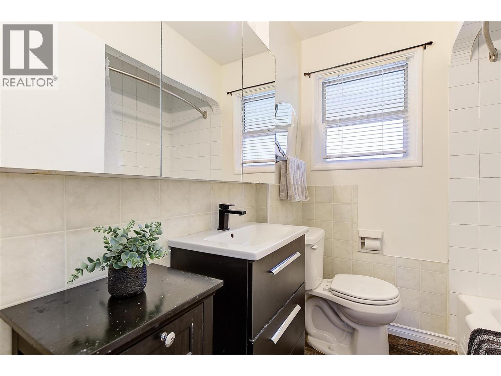1040 Laurier Avenue, Kelowna, British Columbia  V1Y 6B1 - Photo 16 - 10385688
