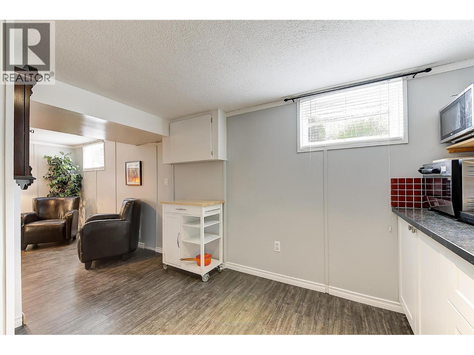 1040 Laurier Avenue, Kelowna, British Columbia  V1Y 6B1 - Photo 26 - 10385688