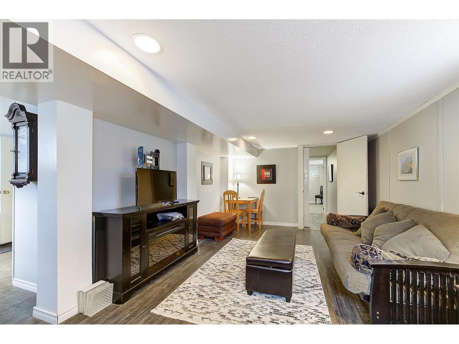1040 Laurier Avenue, Kelowna, British Columbia  V1Y 6B1 - Photo 27 - 10385688