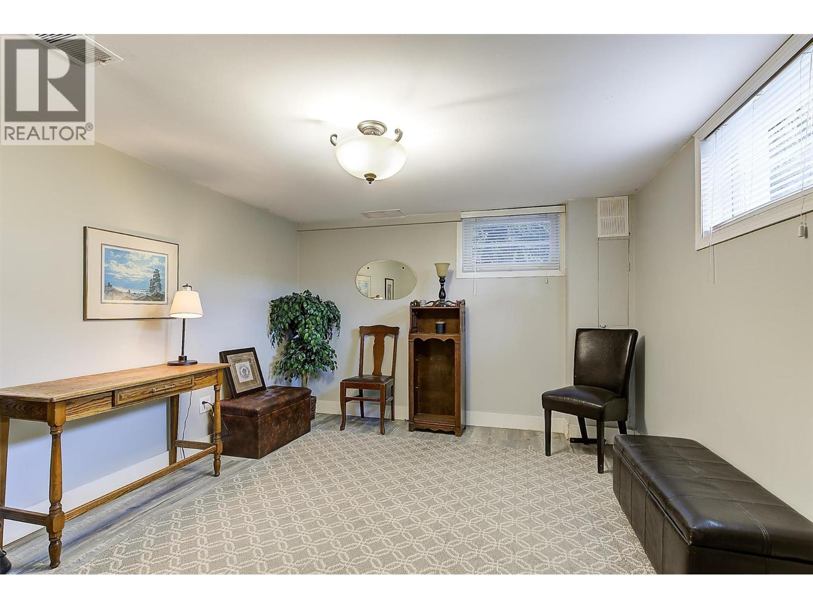 1040 Laurier Avenue, Kelowna, British Columbia  V1Y 6B1 - Photo 28 - 10385688