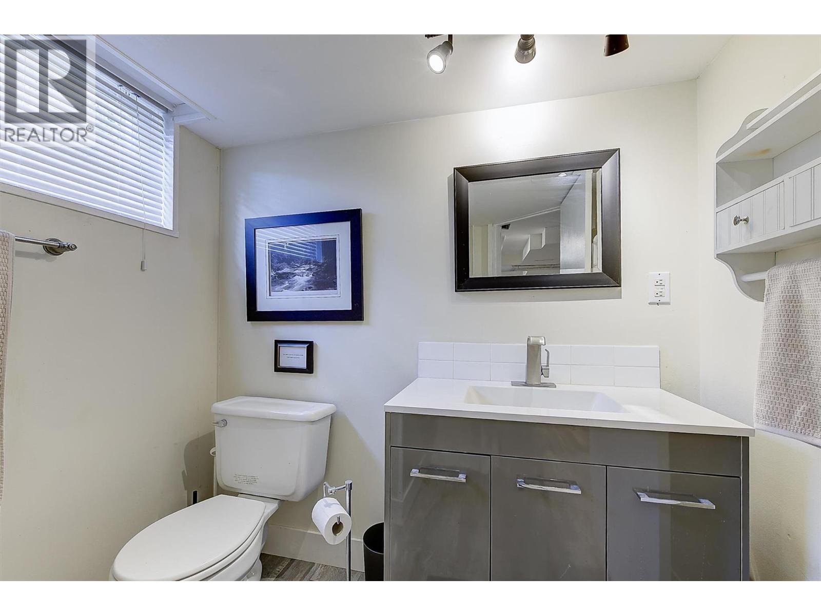 1040 Laurier Avenue, Kelowna, British Columbia  V1Y 6B1 - Photo 29 - 10385688